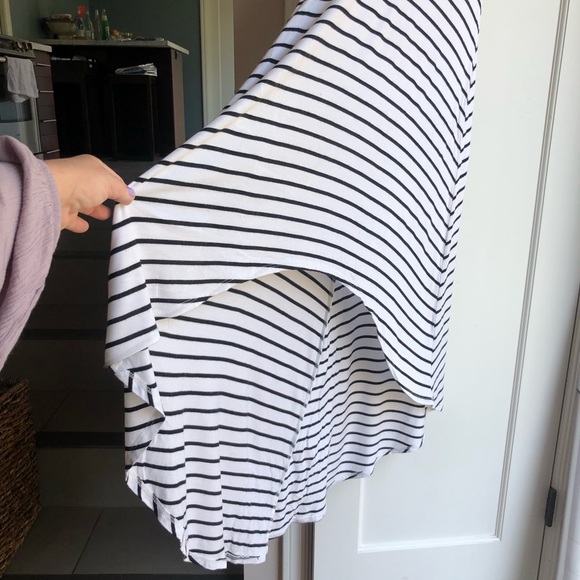 CUTE sexy sundress gently worn.  Very pretty on - Picture 4 of 7